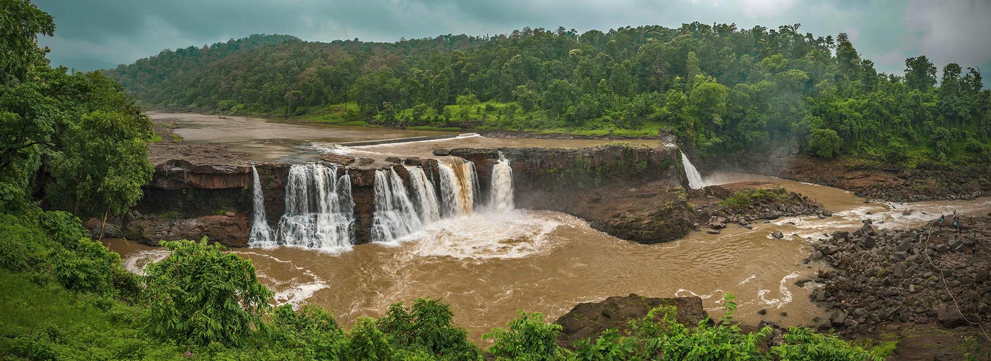 Gira-waterfalls_saputara_8709